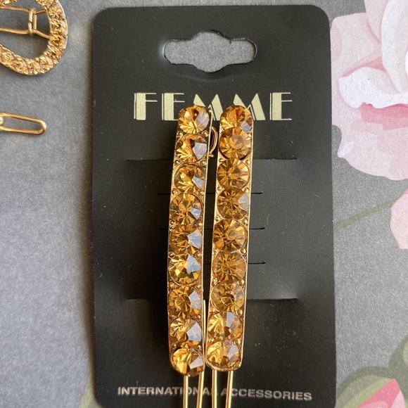 Vintage Hair Accessories - Picture 2 of 3